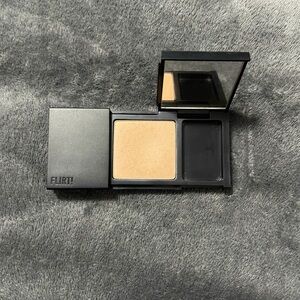 FLIRT! LOVE & MATTENESS Pressed Powder 05 IN THE BUFF-WARM Compact Mirror